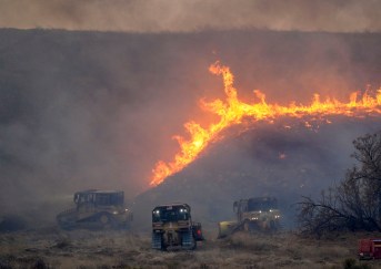 The Hughes Fire burns a hillside in Castaic, California, US, on Wednesday, Jan. 22, 2025.