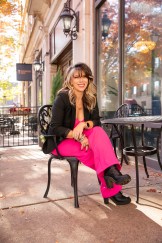 Adviser sitting on the sidewalk